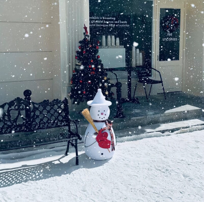 背景图#雪#冬季⛄❄️
Everything comes if a man will only wait.
只要一个人肯等待 一切都会到来.