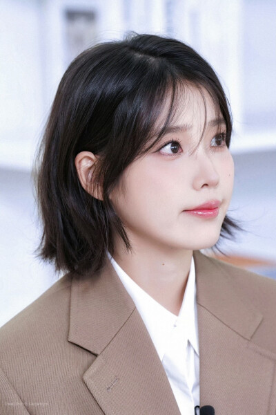 IU 壁纸