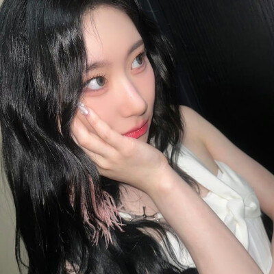 张礼恩 沈姿润
李彩领
尹势银
虞书欣