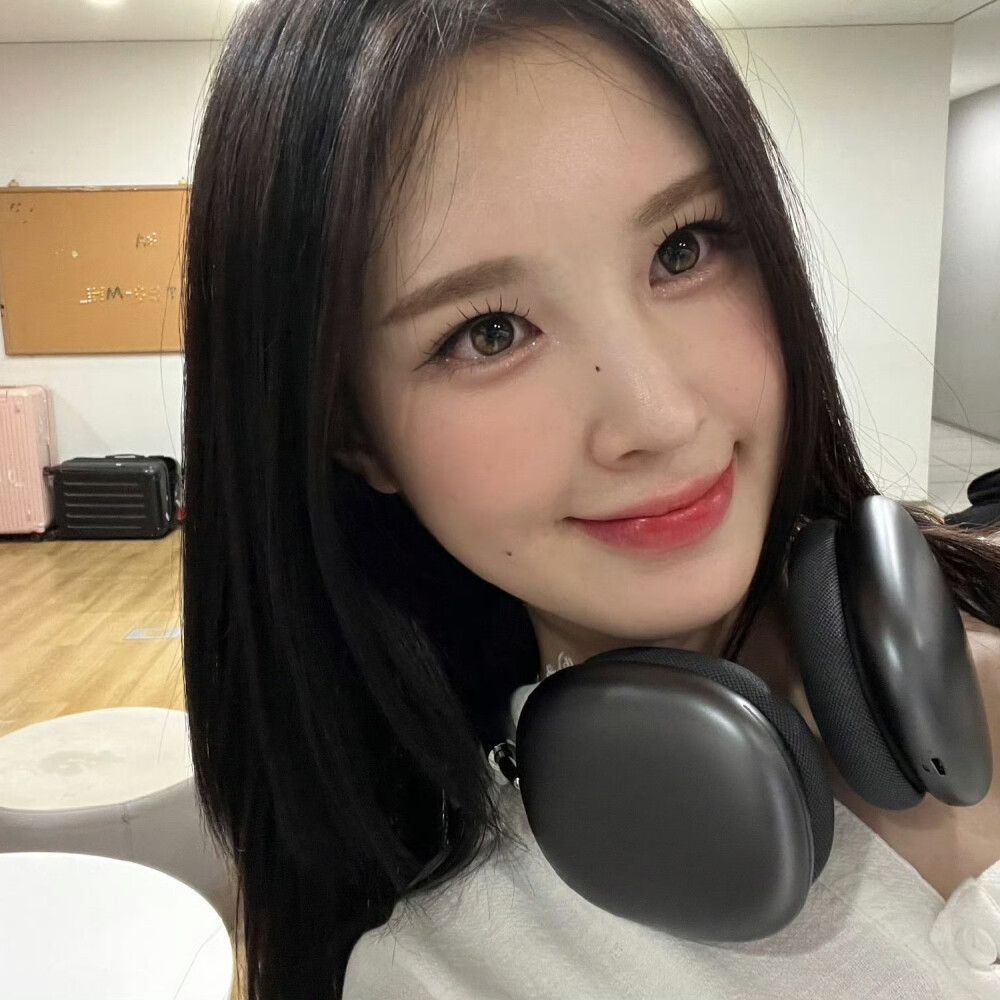 许允真
直井怜
李在希
金娜英