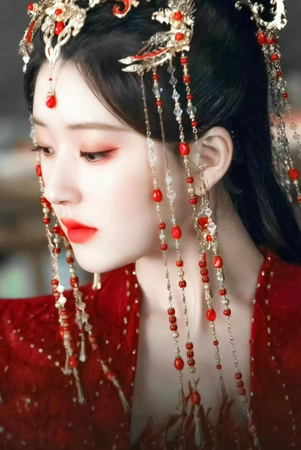 神隐凤隐赵露思