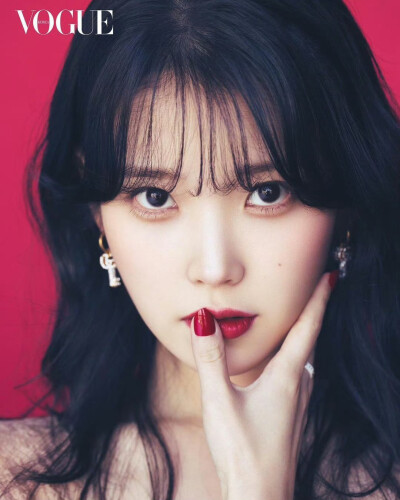 IU