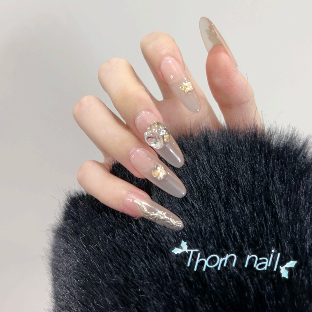 「伯爵夫人」ThornNail穿戴甲