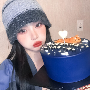 ·尹彩银 | 冬日雪糕

·自修/禁二改/抱图dd

·二传注明:匿名鳁鲸 ​