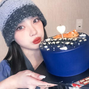 ·尹彩银 | 冬日雪糕

·自修/禁二改/抱图dd

·二传注明:匿名鳁鲸 ​