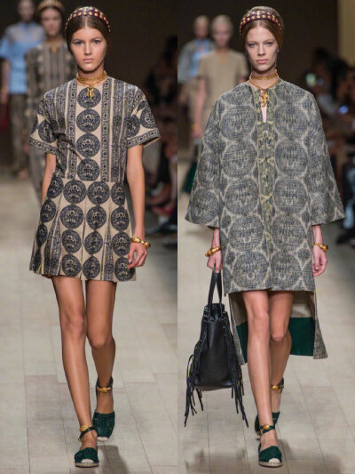Valentino 2014年春夏高定系列
Valentino的Maria Grazia Chiuri和Pierpaolo Piccioli在本季作品中以歌剧作为设计灵感。黑色蕾丝礼服点缀鲜艳色彩的细节装饰，像舞台服装或者地方特色礼服。设计师想用一种非常典型的…