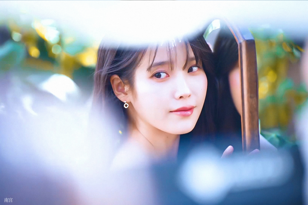 IU | IU2024台历幕后花絮
cr:__南宫_