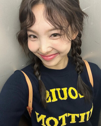 林娜琏 nayeon