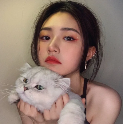 小姐姐抱萌宠猫猫狗狗头像♥