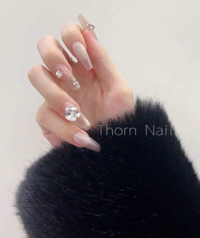 「璀璨星梦」Thorn Nail猫眼贴钻款穿戴甲