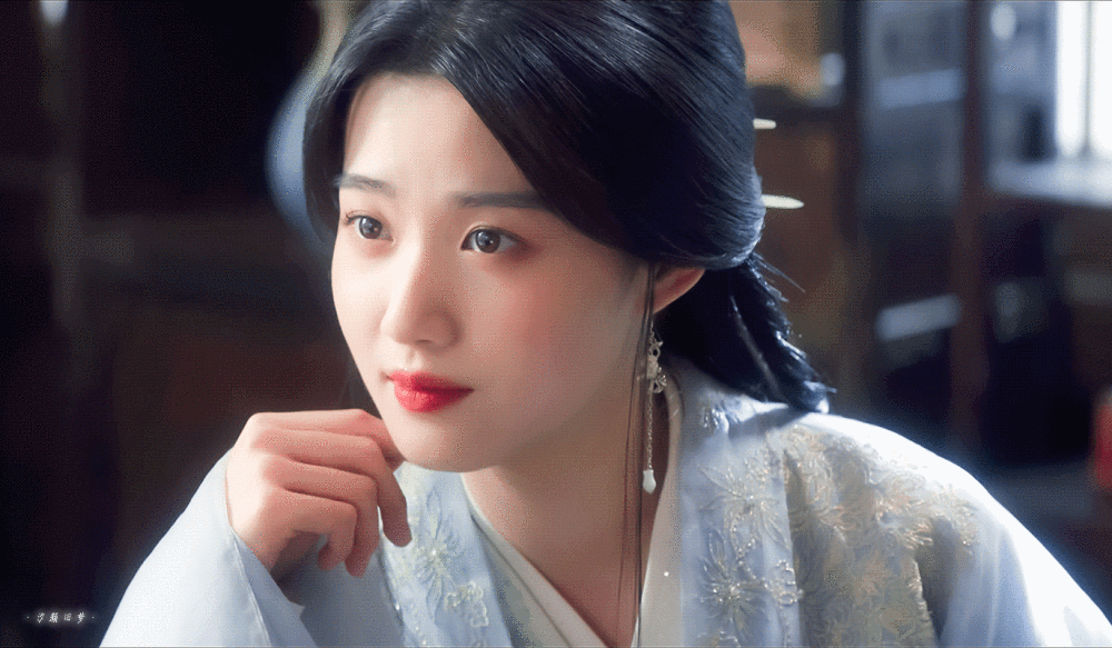 卢昱晓 | 上官浅
cr:·汐颜旧梦·