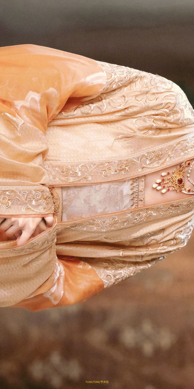 陈都灵 | 萧妍
cr:予沐恬