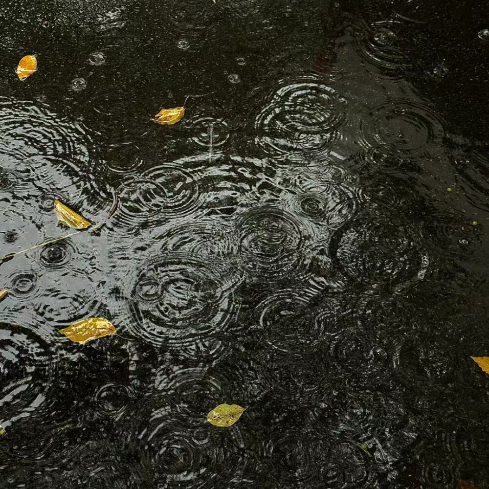 雨天背景图