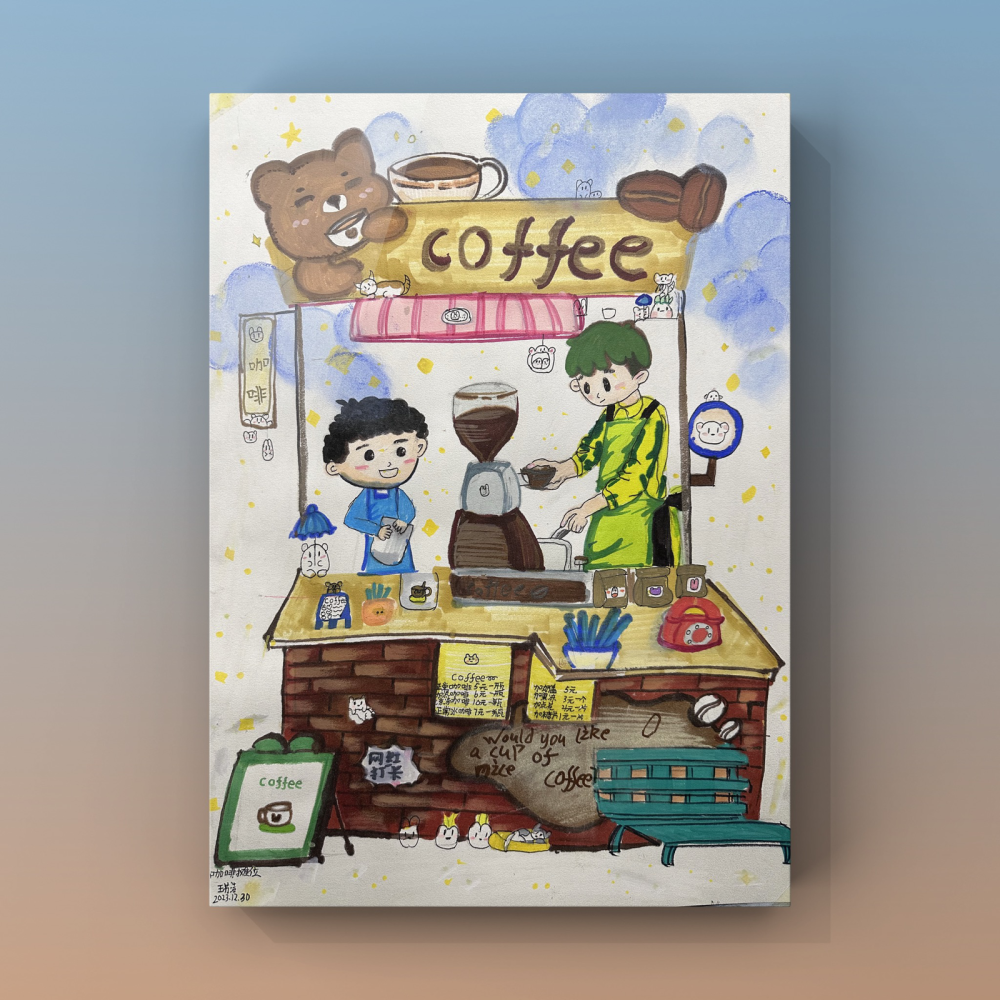 创作课《小摊贩》学习目标：
1.写生创作表现一幅具有生活气息的主题画——小摊贩。
2.教师引导创作，自主设计面面并学习如何构图，可表现不同构图及视角。
3.学习表现人物画法，关注表情及动作，并创作有小摊贩画面内容，如何使画面具有童趣。
4.强调氛围感，生活气息，培养学生认真观察生活，融合创意的精神及写生能力。
《小摊贩》总结：
本节课同学们创作了不同场景、不同种类的小摊贩，有直接在地上铺块布摆菜摊的爷爷奶奶，也有推着精致的小摊车摆摊的年轻人，画面内容丰富多彩，作为我们秋季课程的一个小总结，作品还是很成功的。
老师讲了构图，如何定位置，找参照物起形等方法，画面有主次，关于色彩的应用，大一些的孩子有同类色的过渡、对比色突出物体等技法都能在画面中看到，能把技法融合在画面里提出表扬！小一些的宝贝用了不同的材料表现主次，例如后面的背景用简单的水彩表现，突出主体同学们还把自己设计到了画面中，画面都很有趣哦 ~
每个孩子的作品都有浓浓的生活气息，通过本节课培养孩子认真观察生活，融合创意的精神，也提高了写生能力。同学们认识了不同的蔬菜、水果、小吃……了