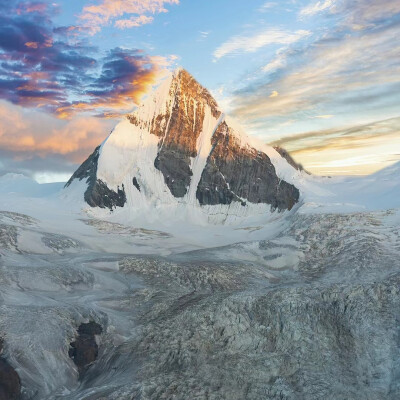 小众高山背景图
图源网络