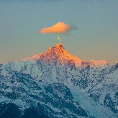 小众高山背景图
图源网络