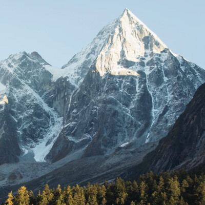 小众高山背景图
图源网络