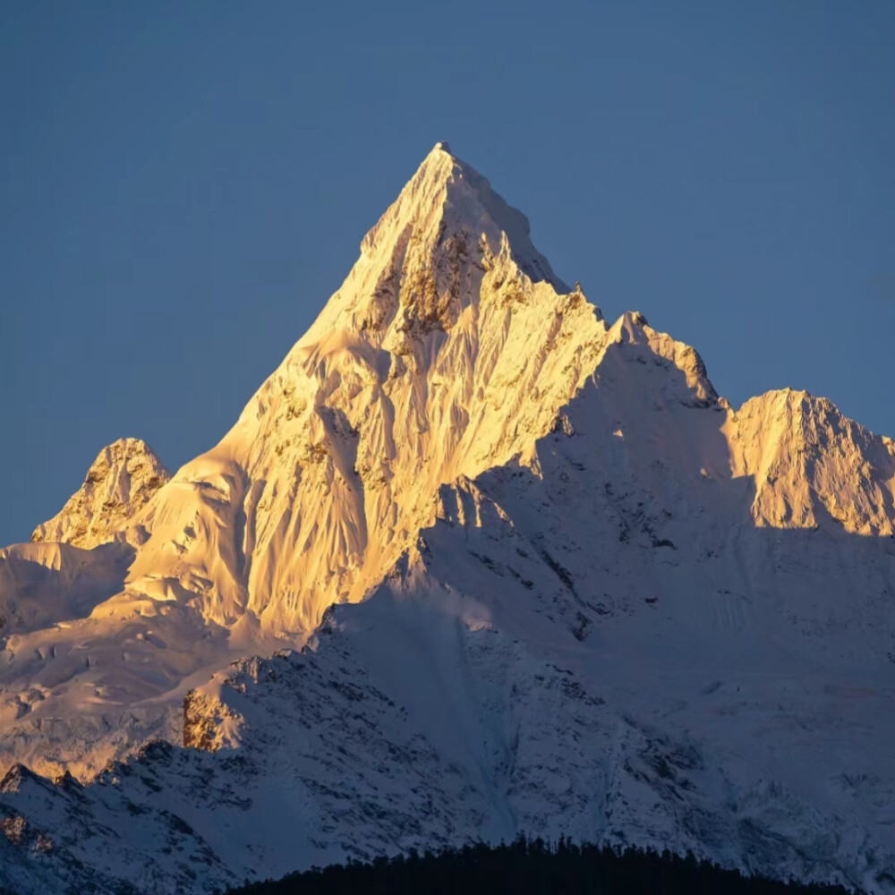 小众高山背景图
图源网络