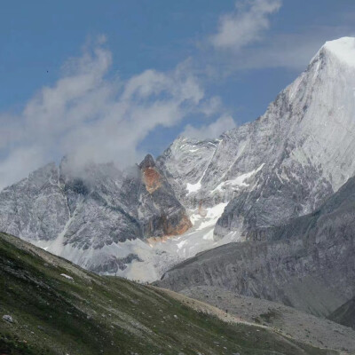 小众高山背景图
图源网络