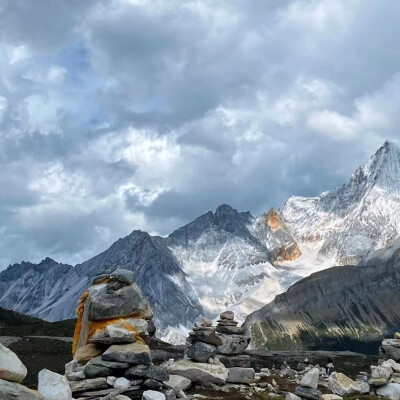 小众高山背景图
图源网络