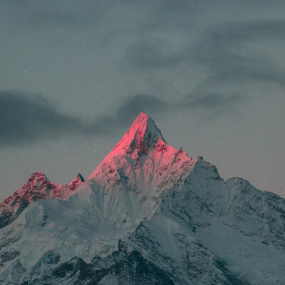 小众高山背景图
图源网络