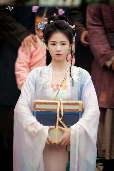 白月梵星｜白鹿
cr：Jrschang天才