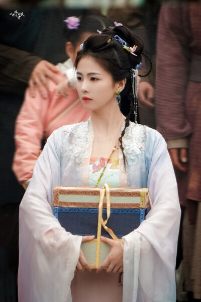 白月梵星｜白鹿
cr：Jrschang天才