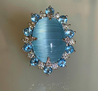 猫眼托帕石 戒指 海蓝宝石 钻石 Beautiful cats eye Topaz in a halo of Aquamarines & Diamonds