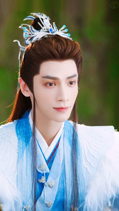 罗云熙 长月烬明