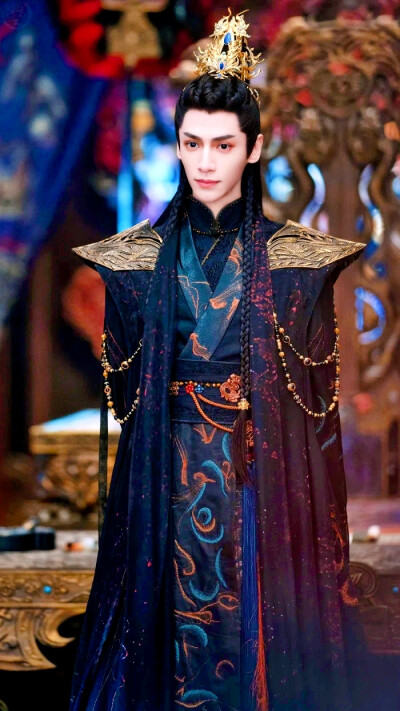 罗云熙 长月烬明