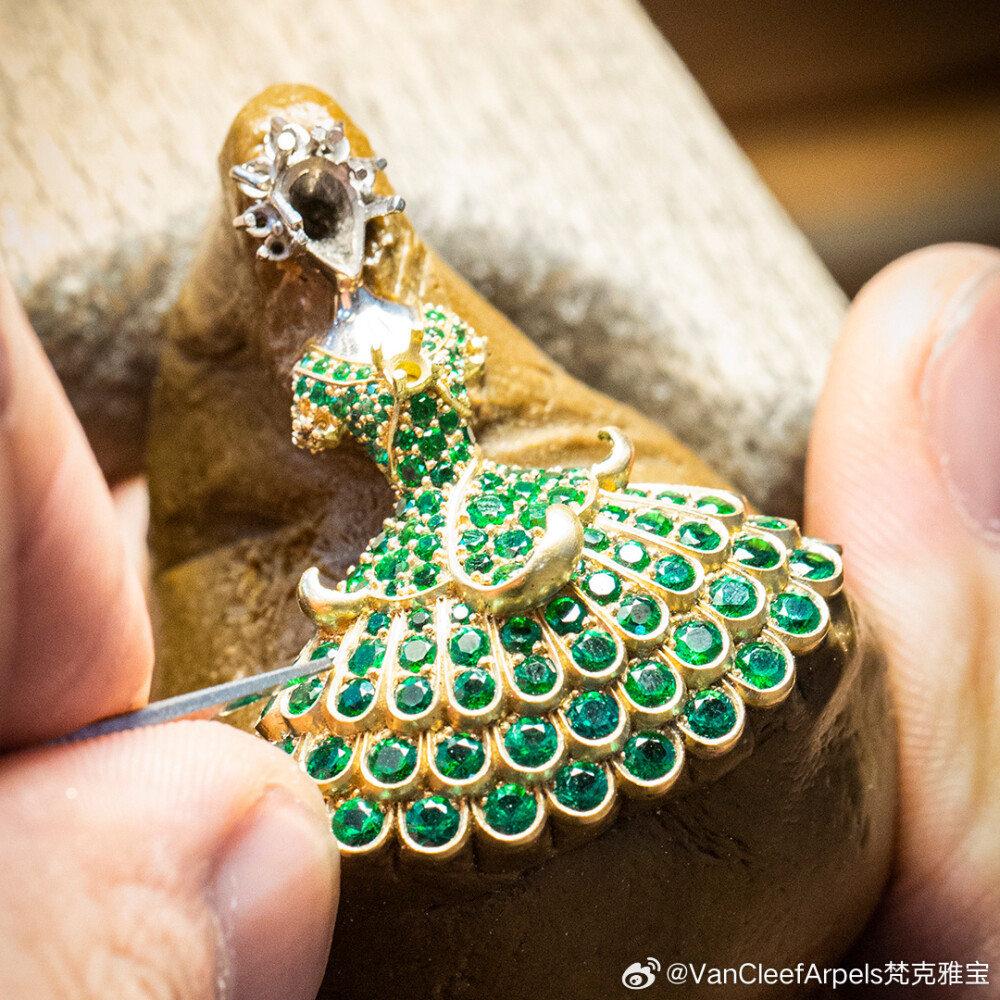 VanCleefArpels 梵克雅宝 舞伶胸针 祖母绿 