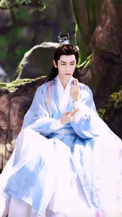 罗云熙 长月烬明