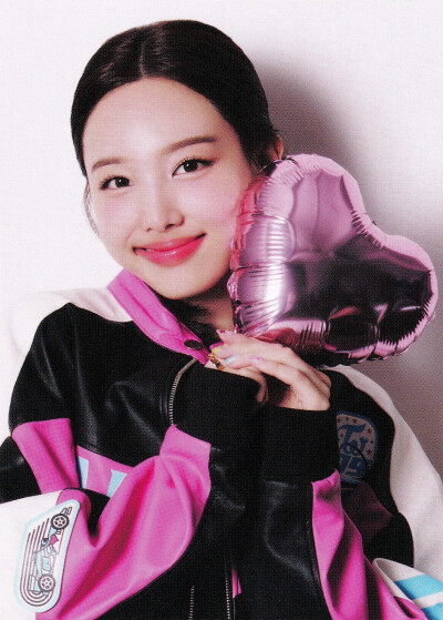 林娜琏 nayeon