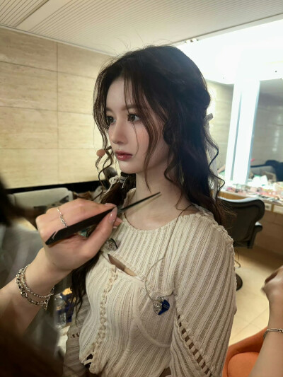 雪允 sullyoon