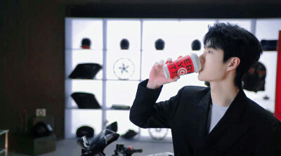 2024.1.5.COTTICOFFEE库迪咖啡品牌代言人王一博
“再要一杯咖啡☕️”