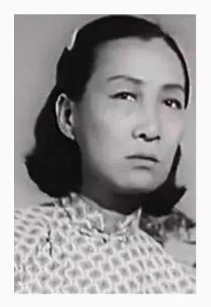 高依云（1915—1989）
1940年参加拍摄影片《塞上风云》。
1945年与著名电影沈浮结婚。
解放后任上海海燕电影制片厂演员。