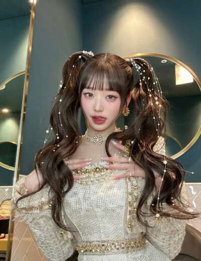 张元英头像