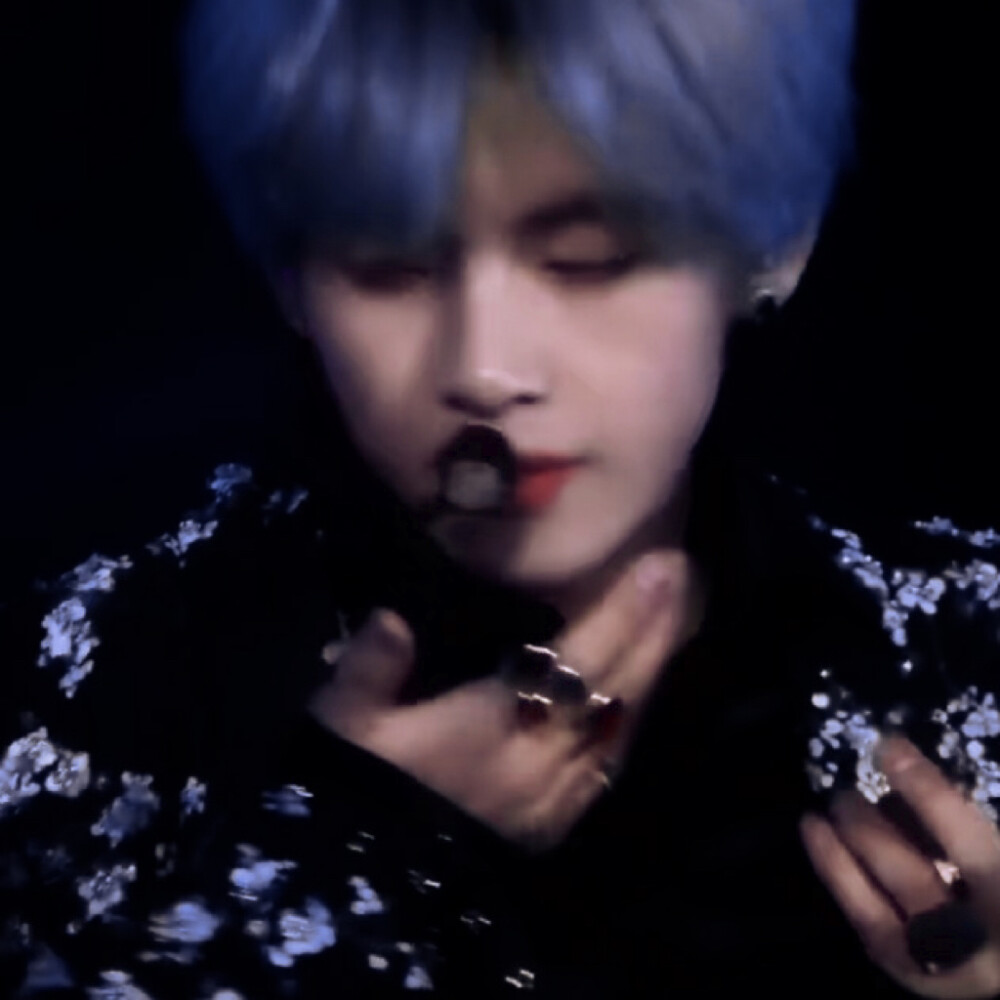 金泰亨
（Fake Love）…I'm so sick of__