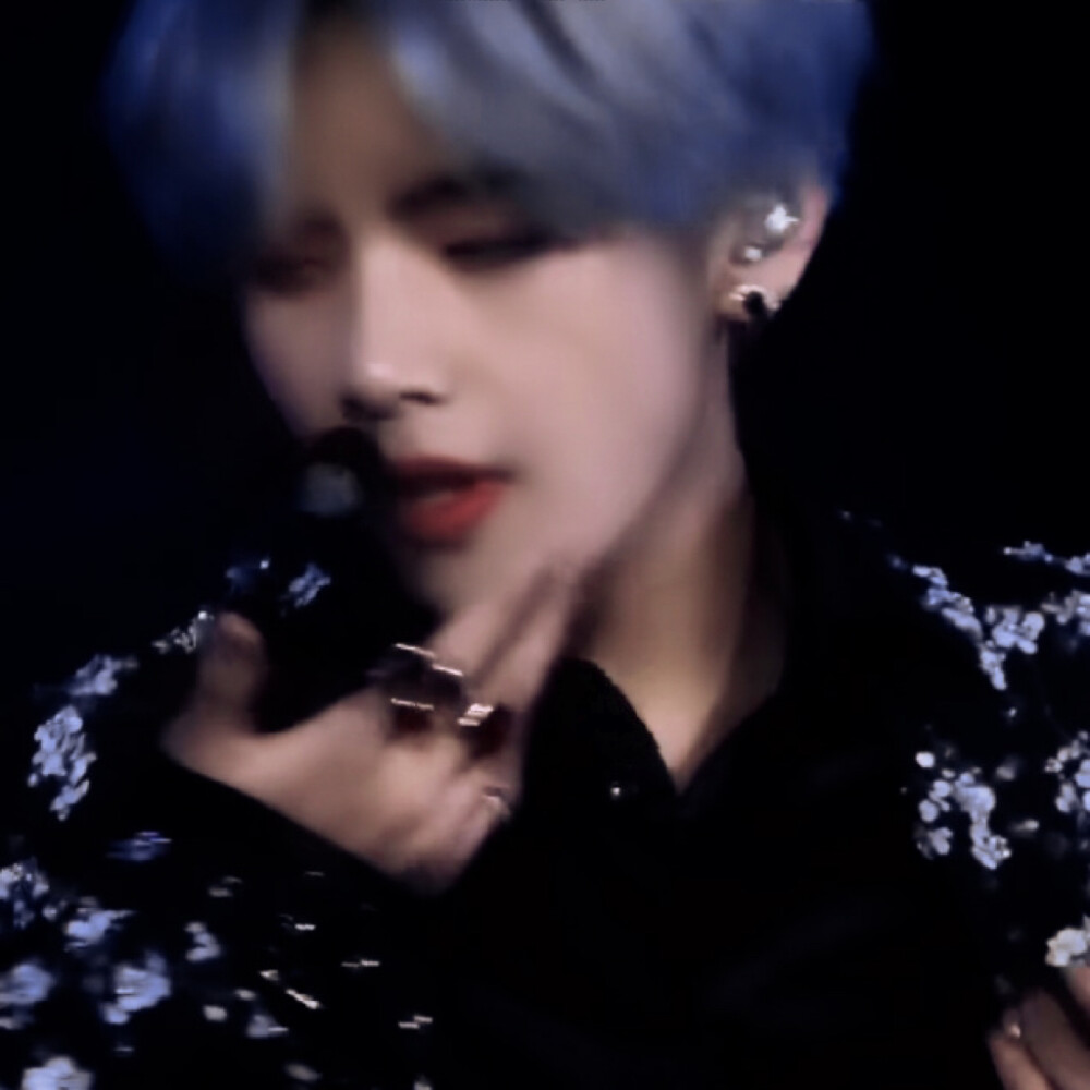 金泰亨
（Fake Love）…I'm so sick of__