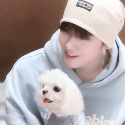 “这温吞世俗人间烟火，只有你是我的江河湖泊”
田嘉瑞×4