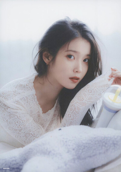 IU