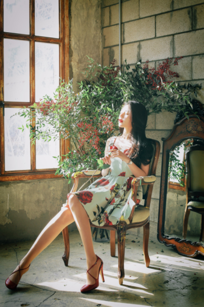 最后室友下结论：死掉的白月光才是完美的白月光。而晏斯时呢。从回忆里走回到现实的晏斯时，丝毫没有叫她觉得幻灭，依然是那时的霁月光风。反倒她出社会以后，接触了更多人，发现没了象牙塔那单纯环境的粉饰，大部分…