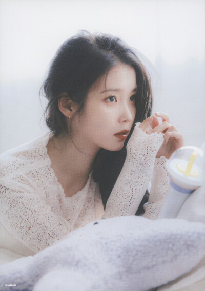 IU