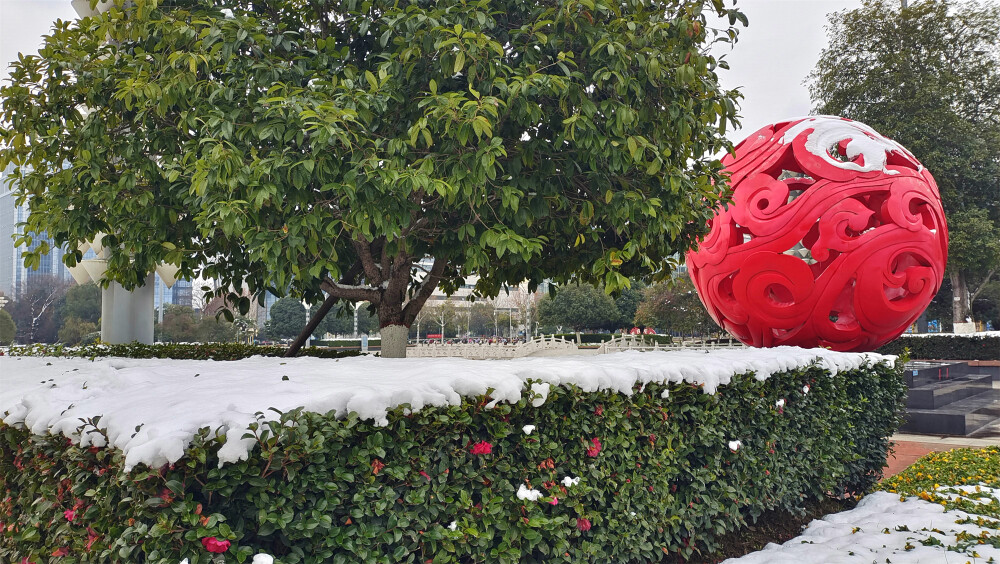 吉安冬韵：城南市民广场雪后风光