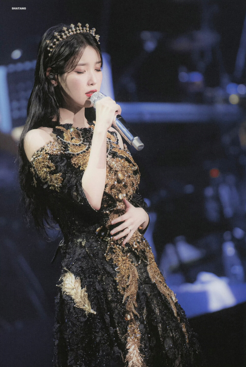 IU