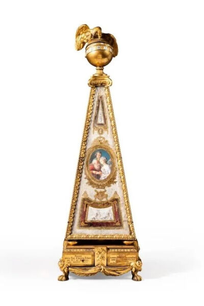 路易十六镀金青铜、彩绘玻璃座钟，1775-1780，曾由休伯特收藏
