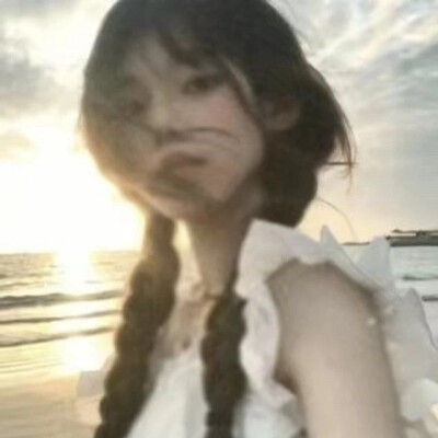 氛围感模糊女头