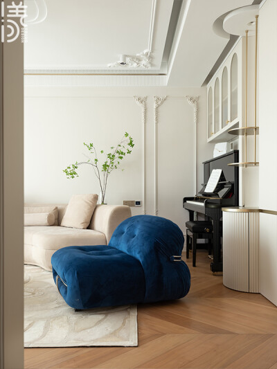 项目名称：海予流光
项目设计：深圳漾空间设计有限公司
软装实施：深圳漾空间设计有限公司
项目地点：深圳红树西岸
项目面积：147平
装修风格：轻法式