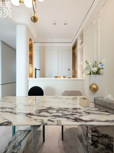 项目名称：海予流光
项目设计：深圳漾空间设计有限公司
软装实施：深圳漾空间设计有限公司
项目地点：深圳红树西岸
项目面积：147平
装修风格：轻法式