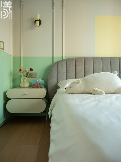 项目名称：海予流光
项目设计：深圳漾空间设计有限公司
软装实施：深圳漾空间设计有限公司
项目地点：深圳红树西岸
项目面积：147平
装修风格：轻法式